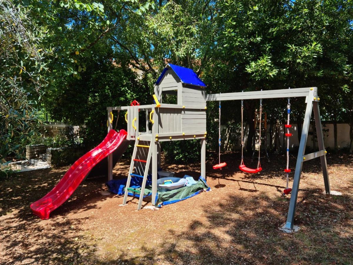 Villa Rosa With Yard And Children'S Playground Tar-Vabriga Εξωτερικό φωτογραφία