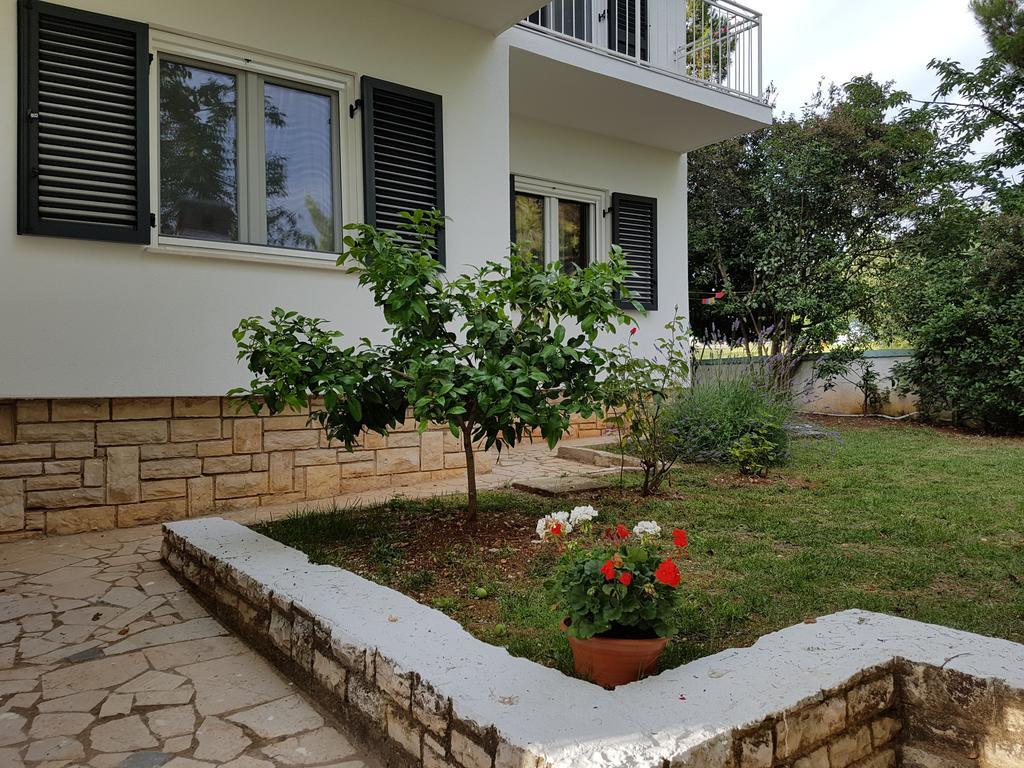 Villa Rosa With Yard And Children'S Playground Tar-Vabriga Εξωτερικό φωτογραφία