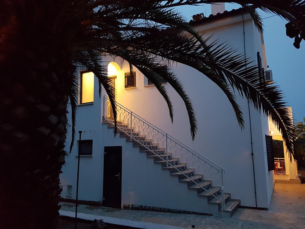 Villa Rosa With Yard And Children'S Playground Tar-Vabriga Εξωτερικό φωτογραφία